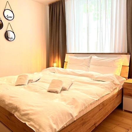 4Friendscentrubrasov Daire Dış mekan fotoğraf